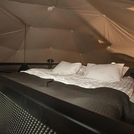 Domes خيمة فخمة