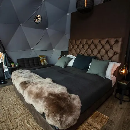 Domes خيمة فخمة 2*